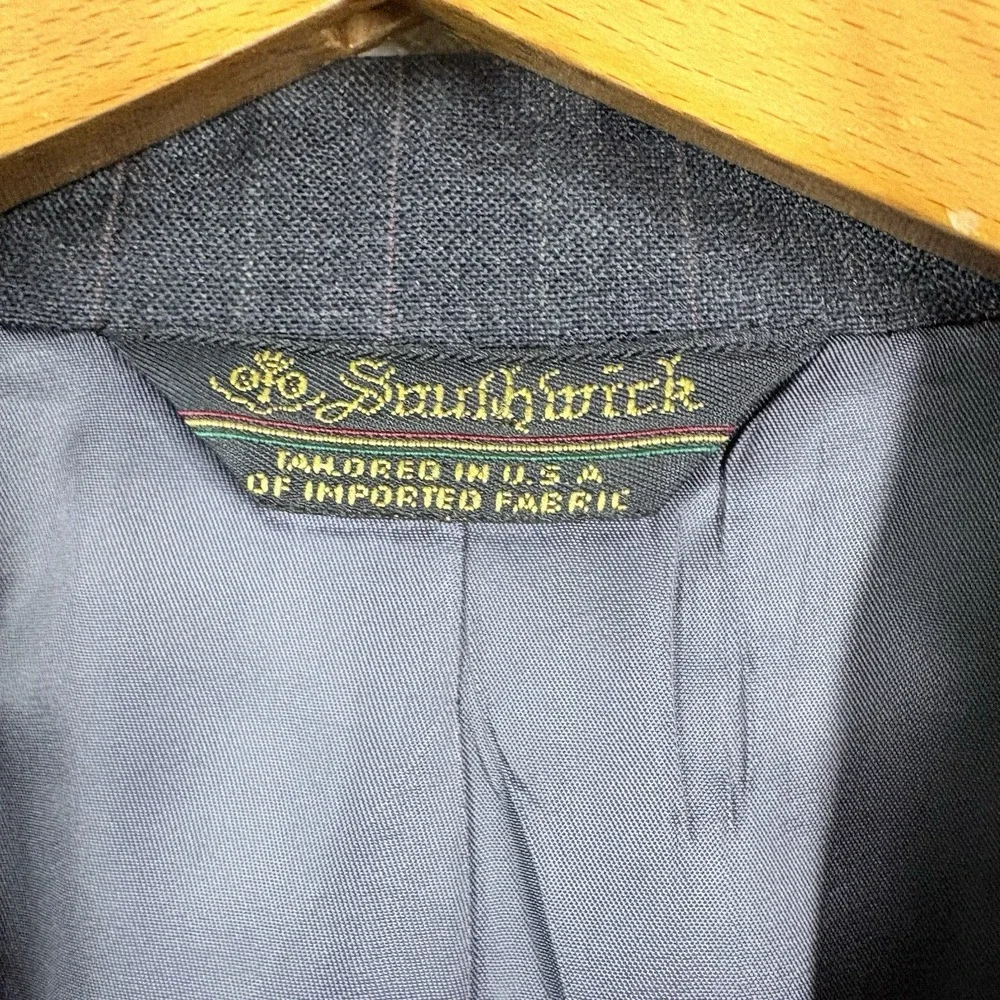 RARE Vintage Southwick 2 Piece Dark Gray Striped  Wool Suit 44R 39x31 Lined Read